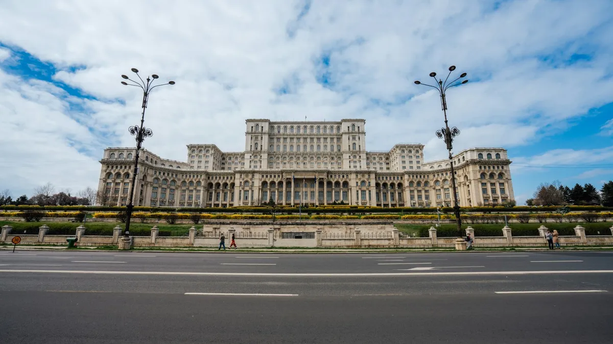 Palacio del Parlamento de Bucarest exterior